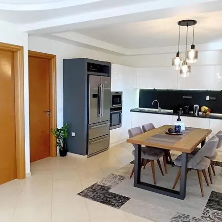 アパート Alexandra Near Corfu Town Kompítsion