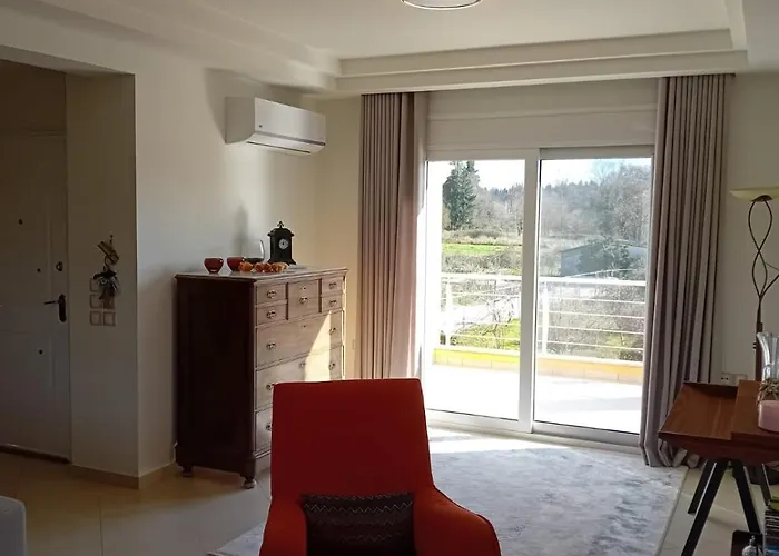 Alexandra Near Corfu Town アパート *